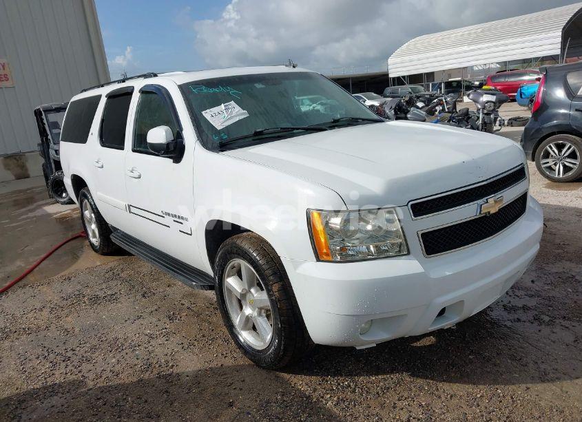 2007 Chevrolet Suburban 1500 LT (VIN 3GNFC16J47G100560) main photo