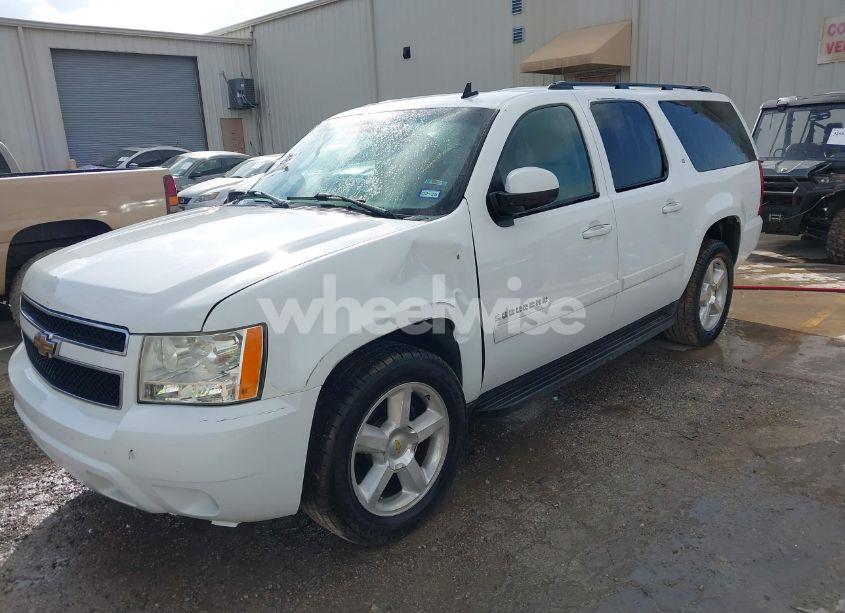 Photo 2 of 2007 Chevrolet Suburban 1500 LT (VIN 3GNFC16J47G100560)
