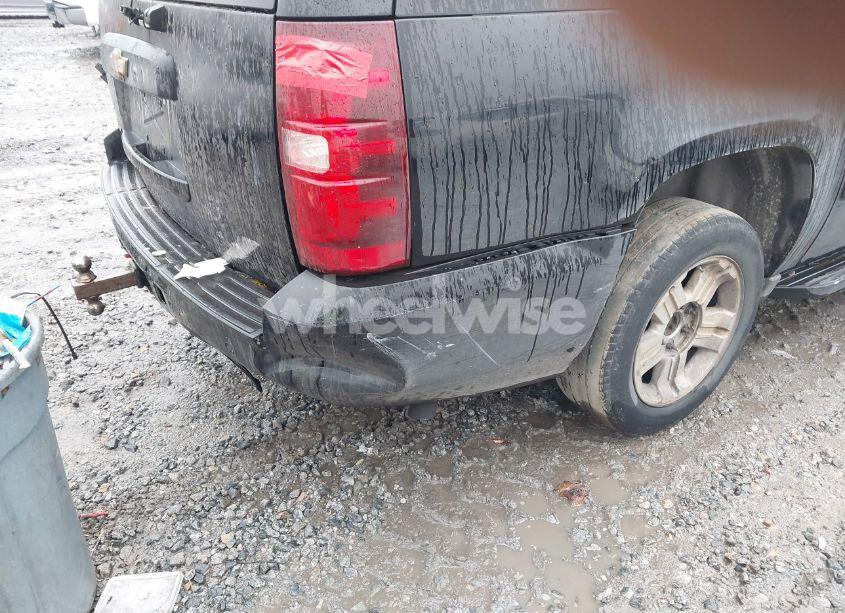 Photo 12 of 2007 Chevrolet Suburban 1500 LTZ (VIN 3GNFC16J47G118072)