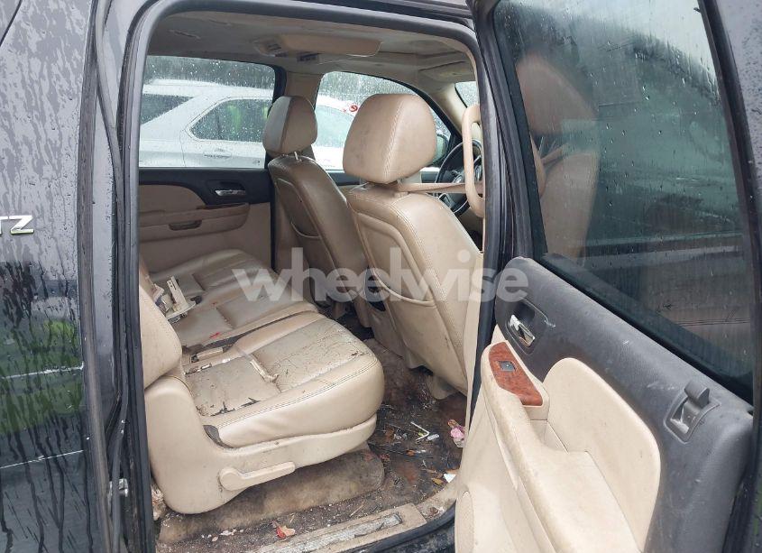 Photo 8 of 2007 Chevrolet Suburban 1500 LTZ (VIN 3GNFC16J47G118072)