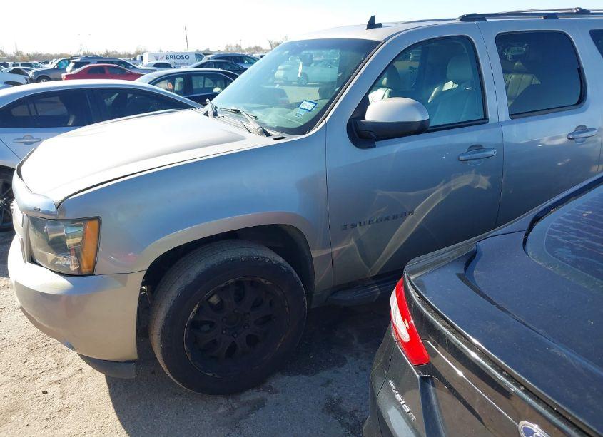 Photo 2 of 2007 Chevrolet Suburban 1500 LTZ (VIN 3GNFC16J47G122784)