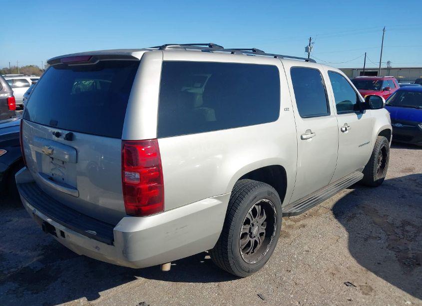 Photo 4 of 2007 Chevrolet Suburban 1500 LTZ (VIN 3GNFC16J47G122784)