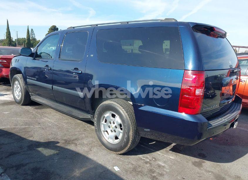 Photo 3 of 2007 Chevrolet Suburban 1500 LT (VIN 3GNFC16J57G112605)