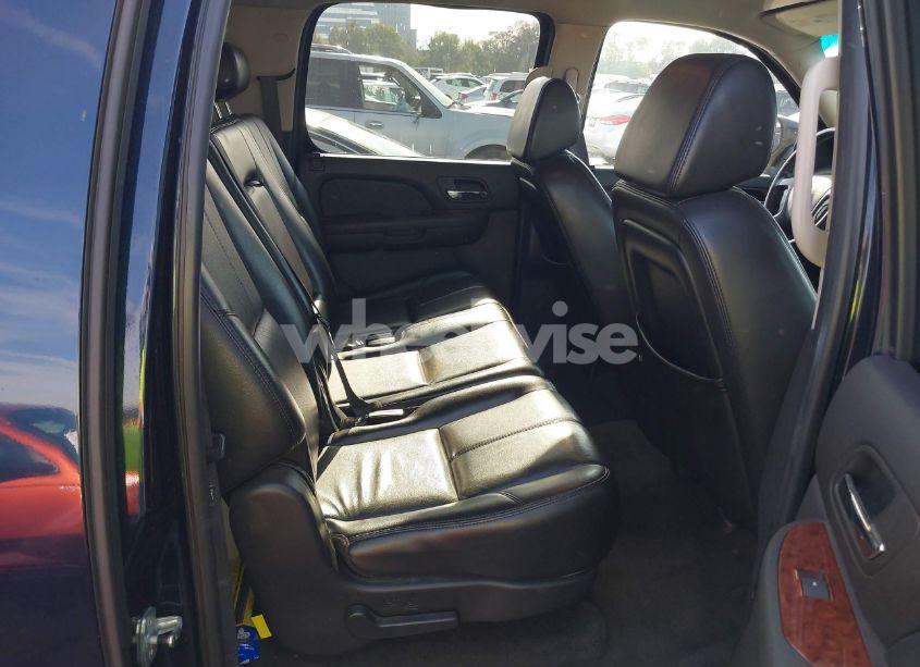 Photo 8 of 2007 Chevrolet Suburban 1500 LT (VIN 3GNFC16J57G112605)