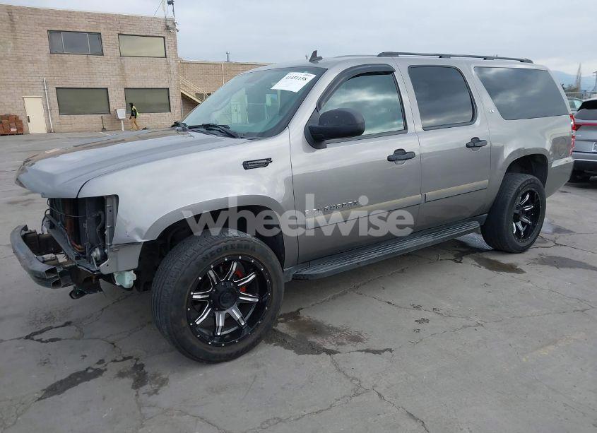 Photo 2 of 2007 Chevrolet Suburban 1500 LS (VIN 3GNFC16J67G263789)