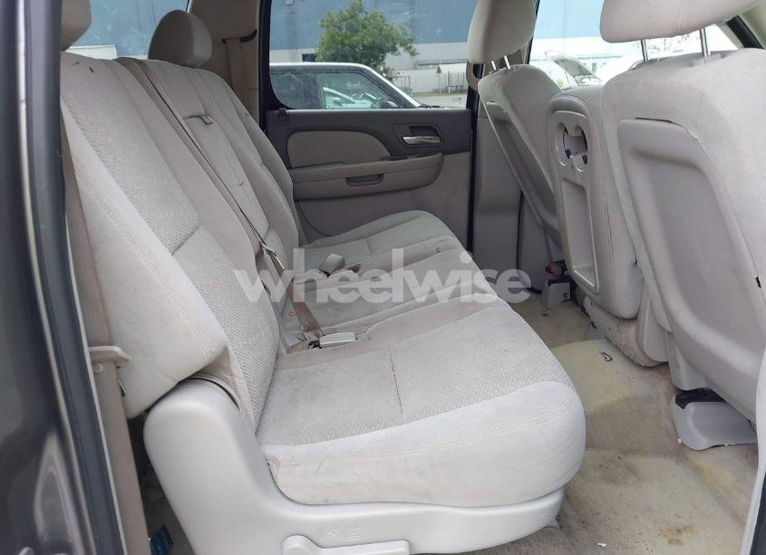 Photo 8 of 2007 Chevrolet Suburban 1500 LS (VIN 3GNFC16J67G263789)