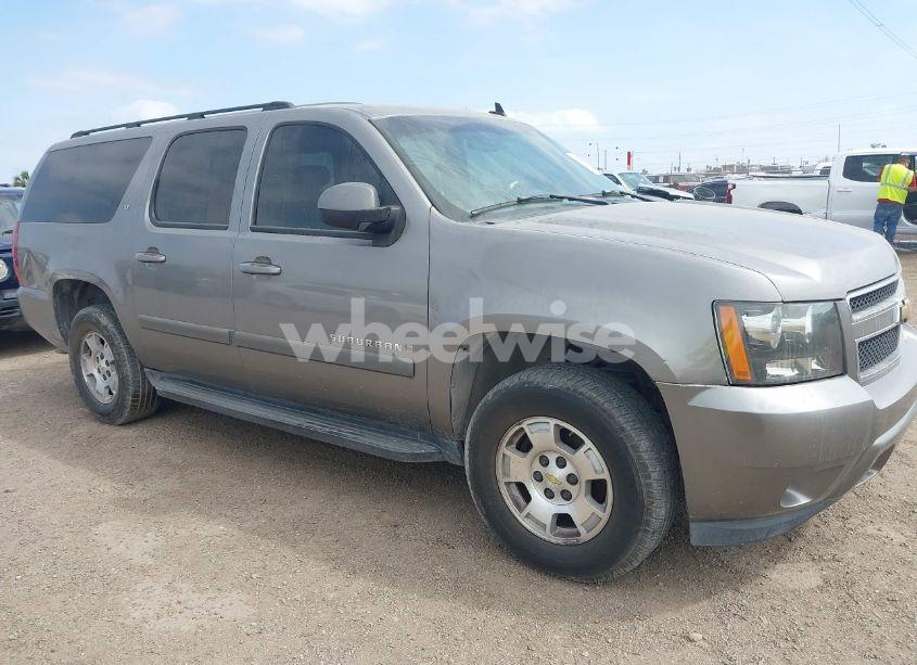 2007 Chevrolet Suburban 1500 LT (VIN 3GNFC16J77G114677) main photo