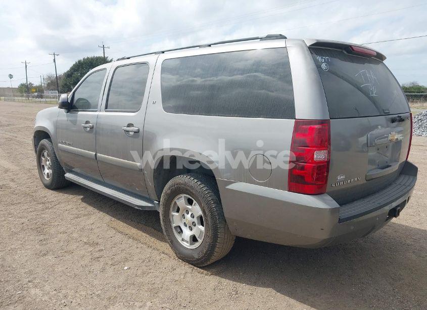 Photo 3 of 2007 Chevrolet Suburban 1500 LT (VIN 3GNFC16J77G114677)