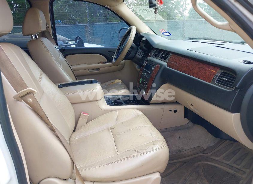 Photo 5 of 2007 Chevrolet Suburban 1500 LT (VIN 3GNFC16J77G136291)