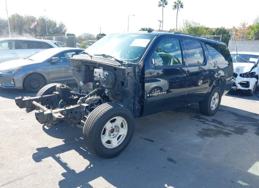 Photo 2 of 2008 Chevrolet Suburban 1500 LT (VIN 3GNFC16J98G194114)