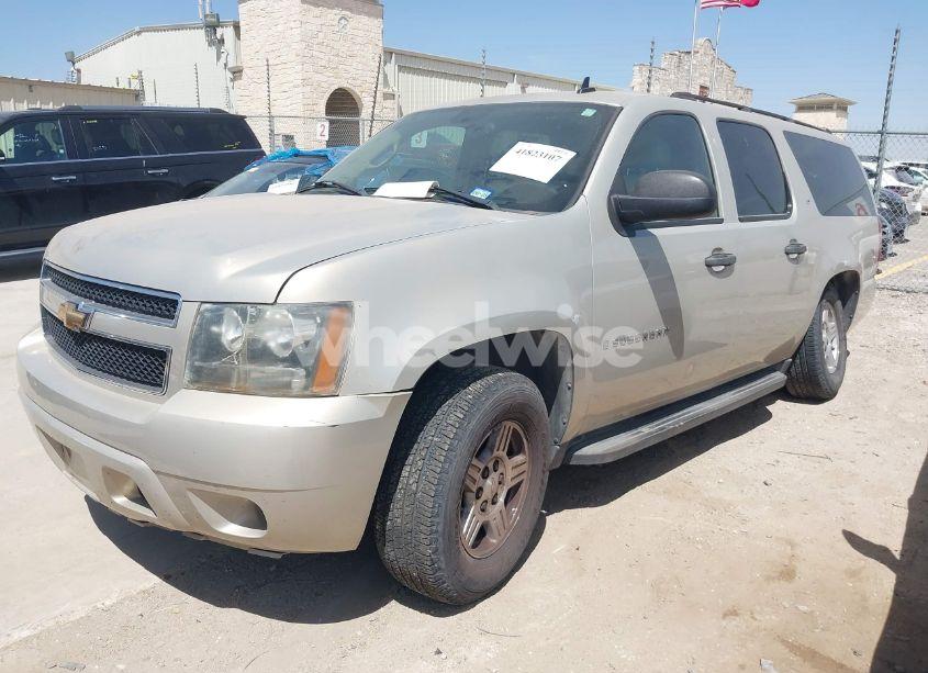 Photo 2 of 2007 Chevrolet Suburban 1500 LS (VIN 3GNFC16JX7G133370)