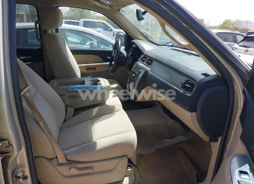 Photo 5 of 2007 Chevrolet Suburban 1500 LS (VIN 3GNFC16JX7G133370)