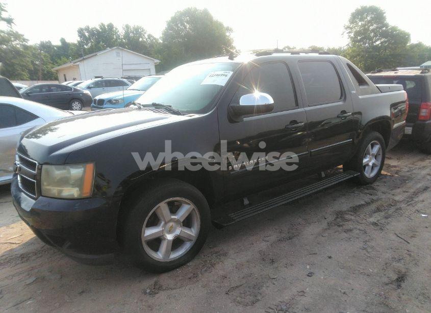 Photo 2 of 2007 Chevrolet Avalanche 1500 LTZ (VIN 3GNFK12307G204618)