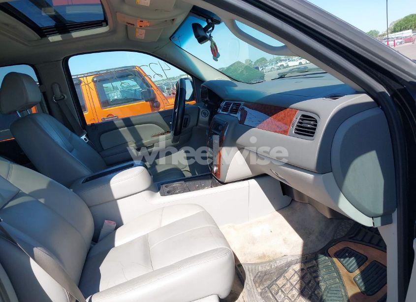 Photo 5 of 2008 Chevrolet Avalanche 1500 LT (VIN 3GNFK12338G139684)