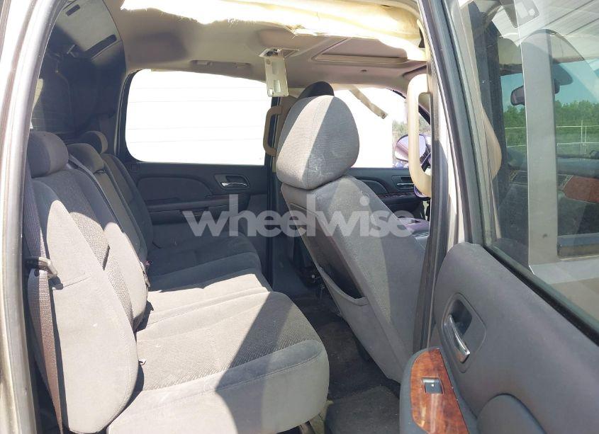 Photo 8 of 2008 Chevrolet Avalanche 1500 LT (VIN 3GNFK12348G272342)