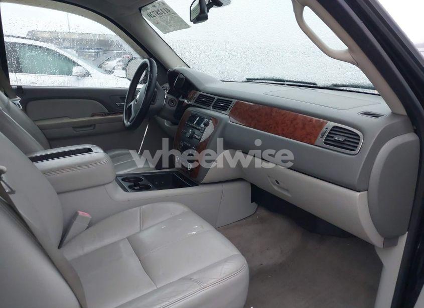 Photo 5 of 2008 Chevrolet Avalanche 1500 LT (VIN 3GNFK12358G175893)