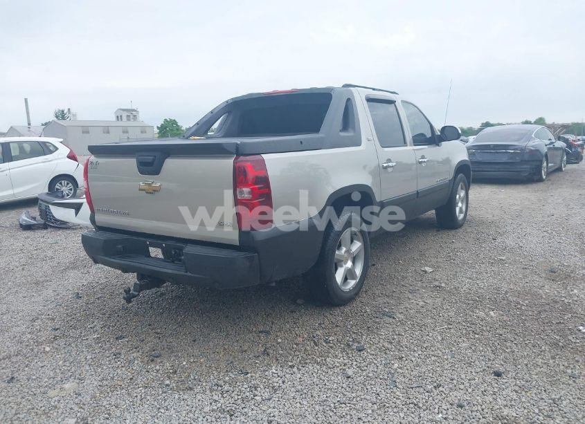 Photo 4 of 2007 Chevrolet Avalanche 1500 LTZ (VIN 3GNFK12367G298357)