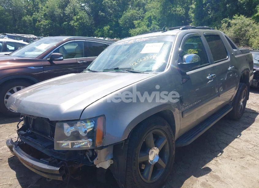Photo 2 of 2008 Chevrolet Avalanche 1500 LTZ (VIN 3GNFK12388G221166)