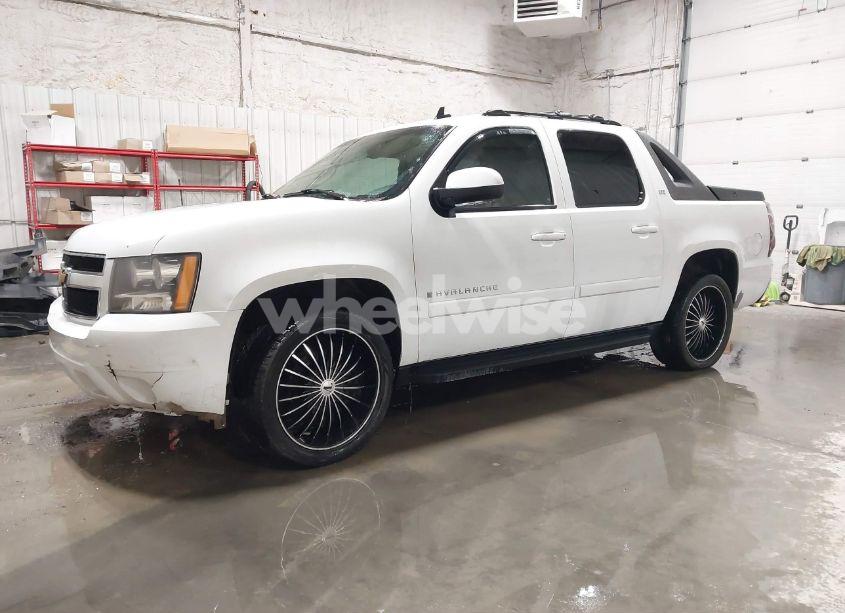 Photo 2 of 2007 Chevrolet Avalanche 1500 LTZ (VIN 3GNFK12397G142717)
