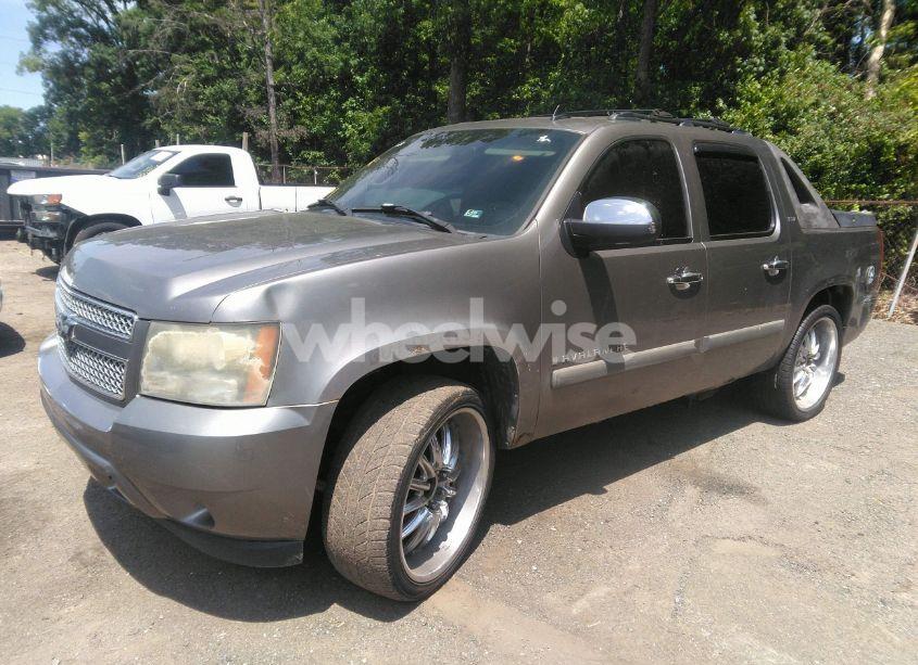 Photo 2 of 2007 Chevrolet Avalanche 1500 LTZ (VIN 3GNFK12397G266261)