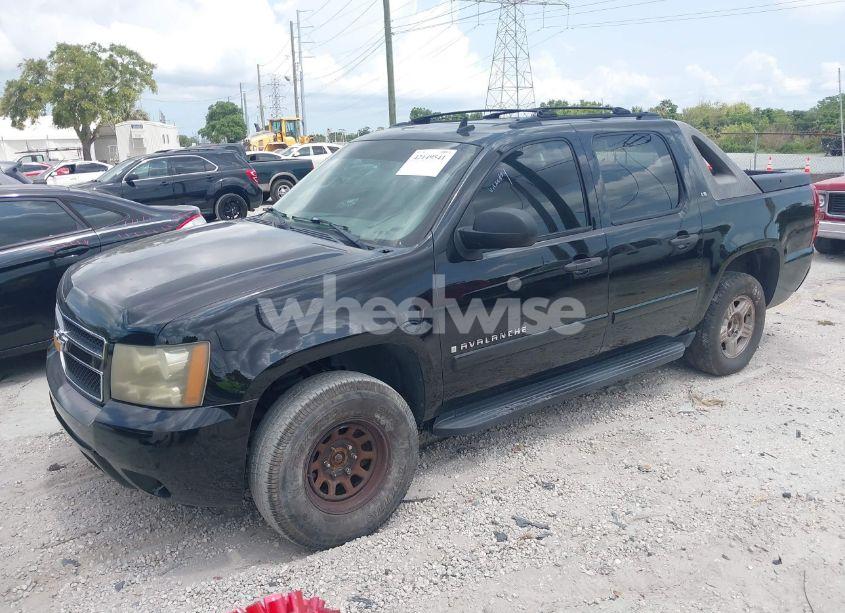 Photo 2 of 2007 Chevrolet Avalanche 1500 LS (VIN 3GNFK12397G318522)