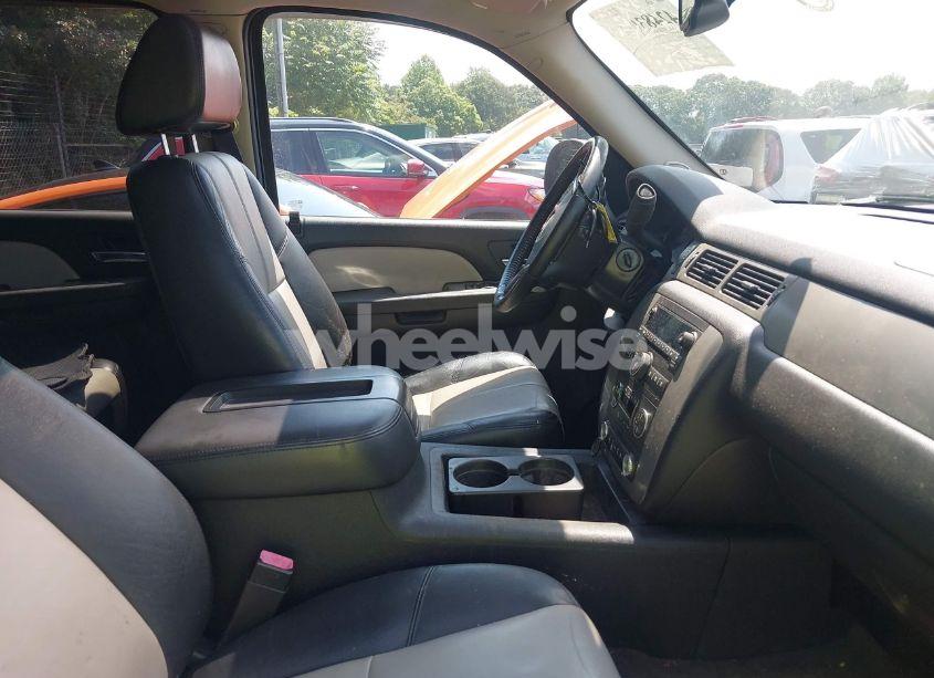 Photo 5 of 2008 Chevrolet Avalanche 1500 LT (VIN 3GNFK12398G190493)