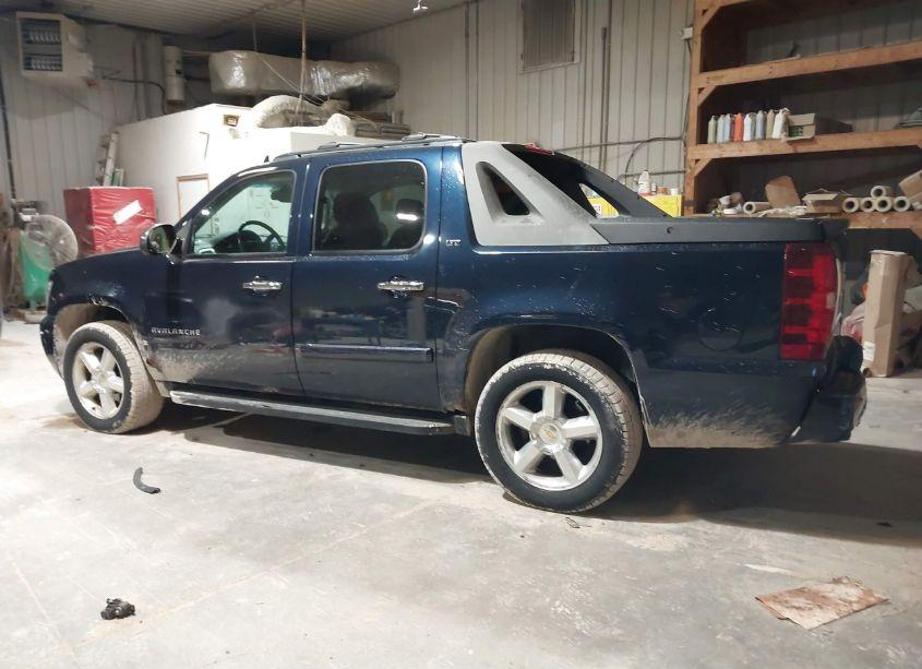 Photo 2 of 2008 Chevrolet Avalanche 1500 LTZ (VIN 3GNFK123X8G103023)