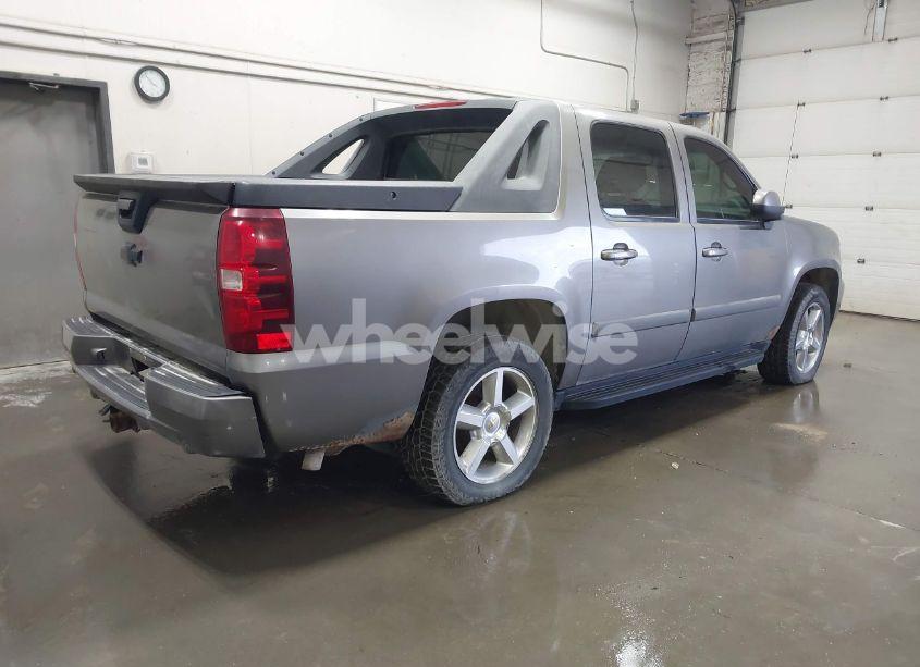 Photo 4 of 2008 Chevrolet Avalanche 1500 LT (VIN 3GNFK123X8G114300)