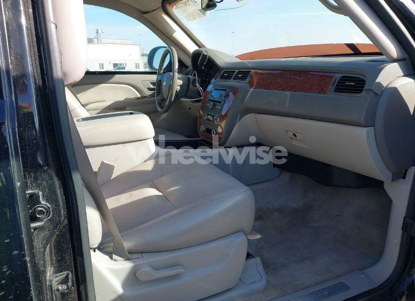 Photo 5 of 2007 Chevrolet Suburban 1500 LT (VIN 3GNFK16307G242439)