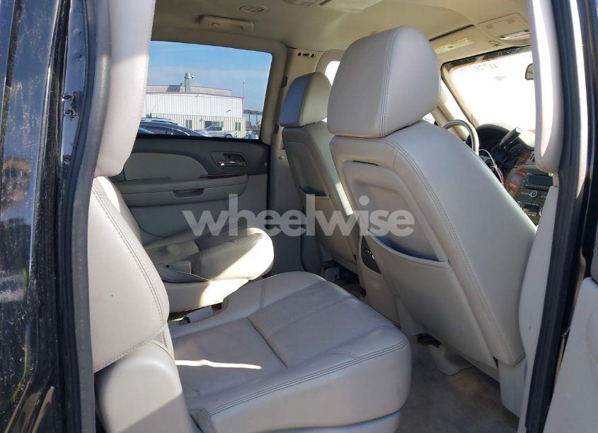Photo 8 of 2007 Chevrolet Suburban 1500 LT (VIN 3GNFK16307G242439)