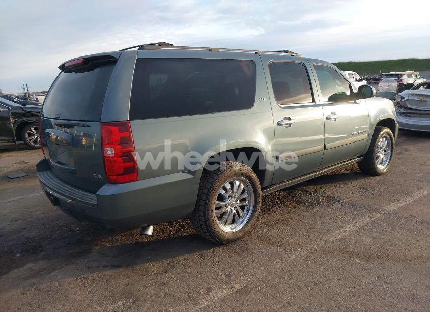 Photo 4 of 2008 Chevrolet Suburban 1500 LTZ (VIN 3GNFK16308G140995)