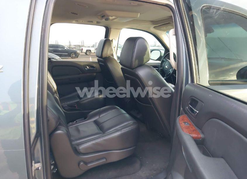 Photo 8 of 2008 Chevrolet Suburban 1500 LTZ (VIN 3GNFK16308G140995)