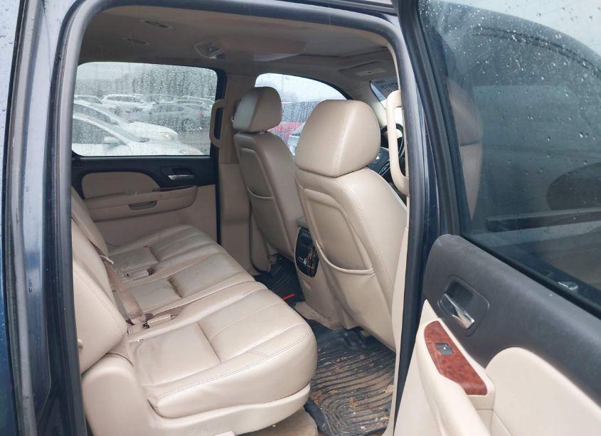 Photo 8 of 2007 Chevrolet Suburban 1500 LTZ (VIN 3GNFK16317G139952)