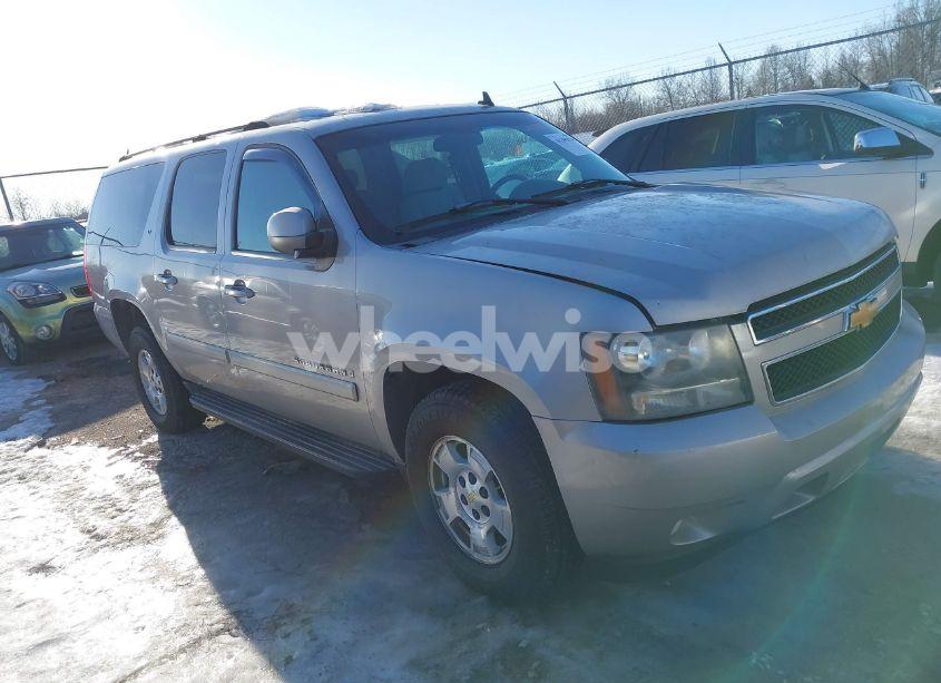 2007 Chevrolet Suburban 1500 LT (VIN 3GNFK16317G162972) main photo