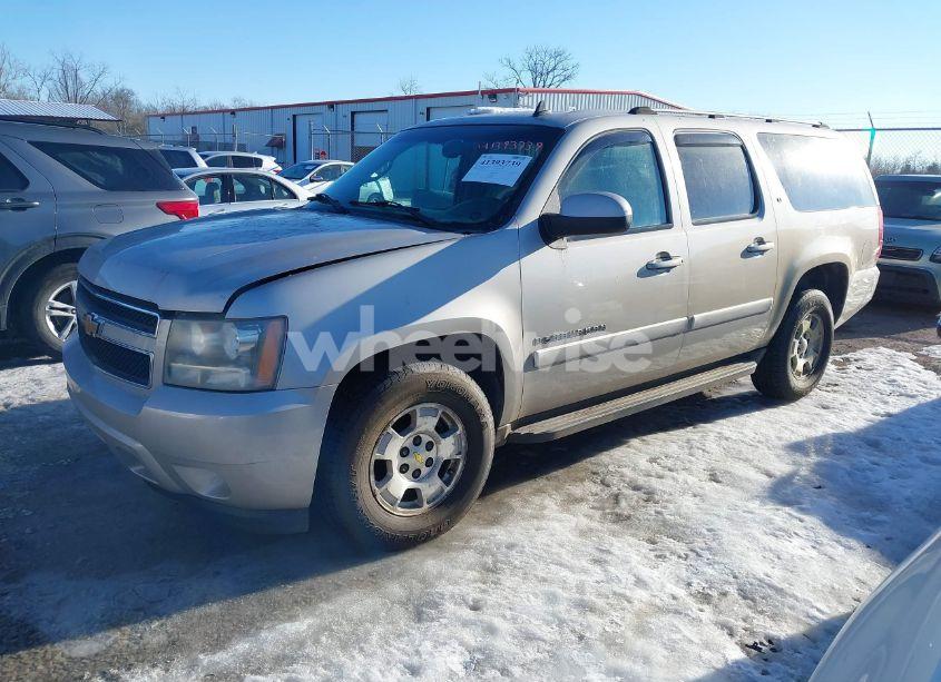 Photo 2 of 2007 Chevrolet Suburban 1500 LT (VIN 3GNFK16317G162972)