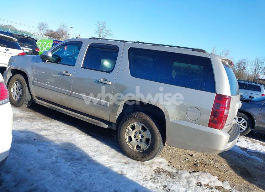 Photo 3 of 2007 Chevrolet Suburban 1500 LT (VIN 3GNFK16317G162972)