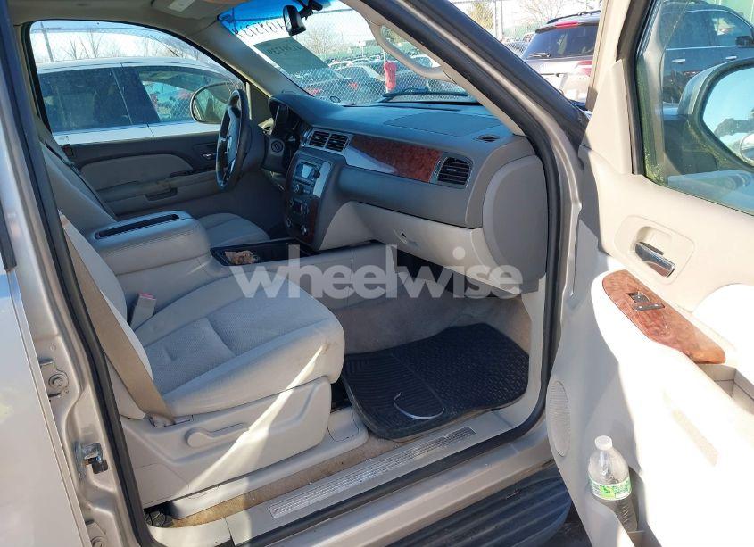 Photo 5 of 2007 Chevrolet Suburban 1500 LT (VIN 3GNFK16317G162972)