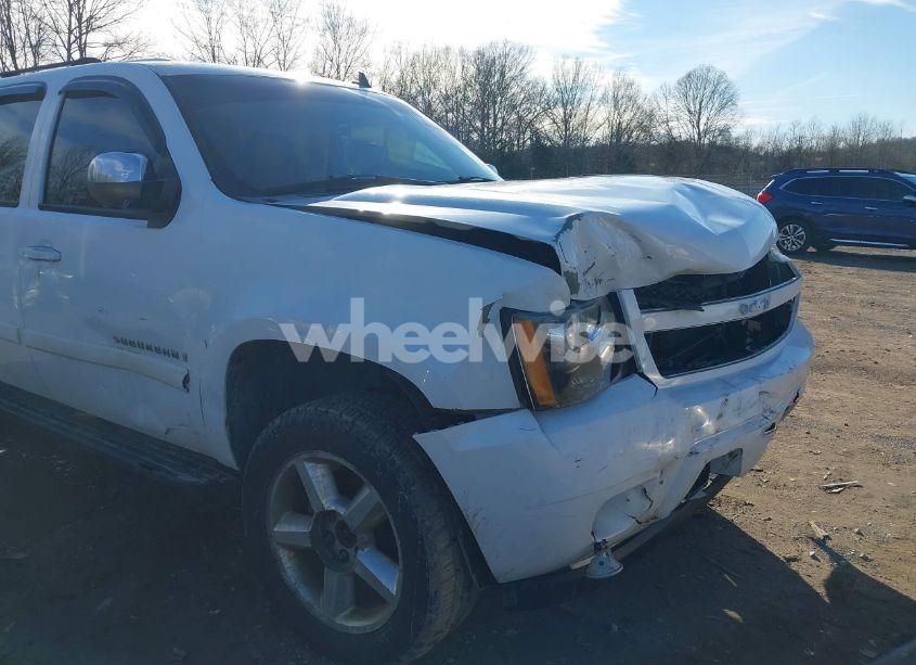 Photo 13 of 2007 Chevrolet Suburban 1500 LTZ (VIN 3GNFK16317G181618)