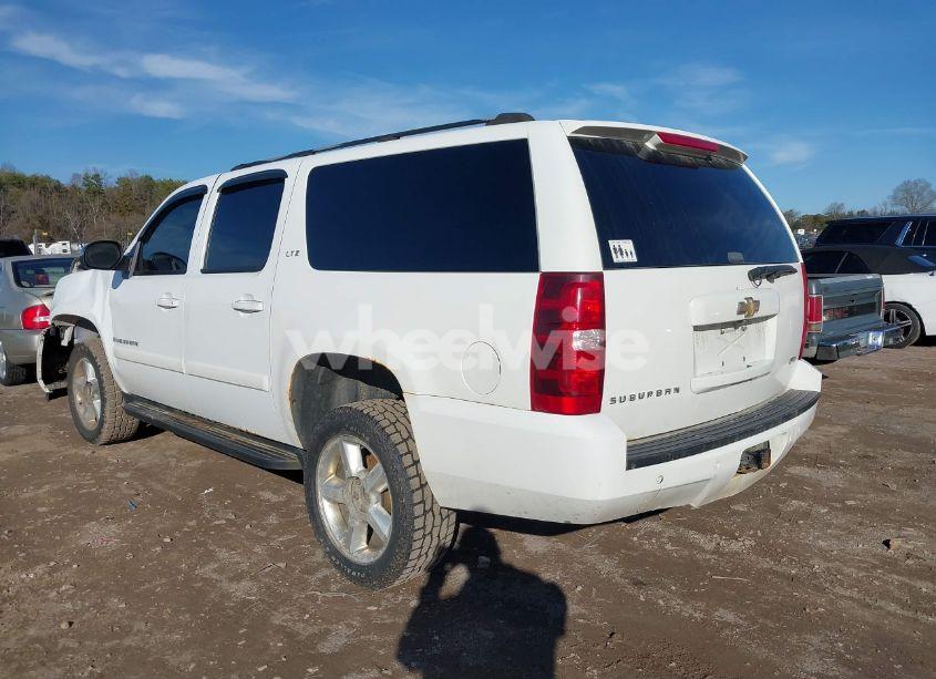 Photo 3 of 2007 Chevrolet Suburban 1500 LTZ (VIN 3GNFK16317G181618)
