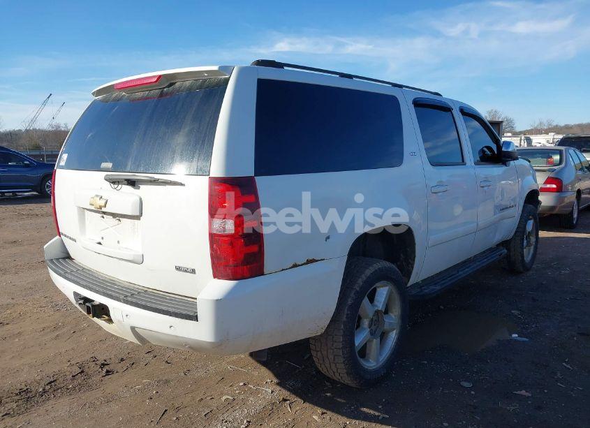 Photo 4 of 2007 Chevrolet Suburban 1500 LTZ (VIN 3GNFK16317G181618)