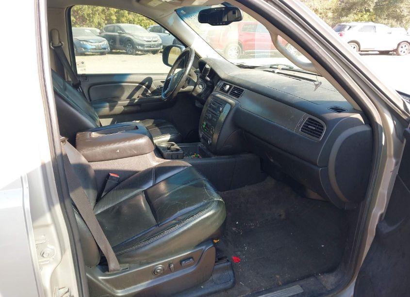 Photo 5 of 2007 Chevrolet Suburban 1500 LT (VIN 3GNFK16317G283534)