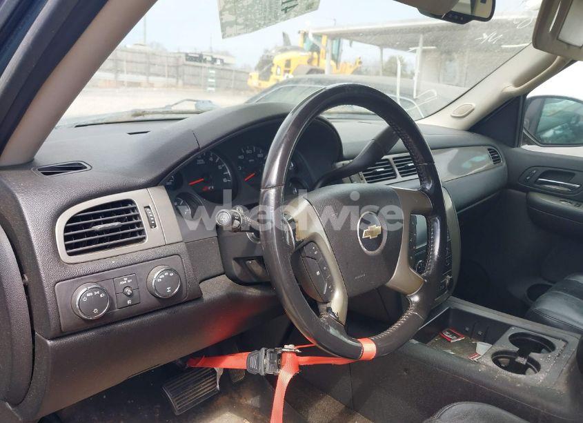 Photo 12 of 2008 Chevrolet Suburban 1500 LT (VIN 3GNFK16318G208155)