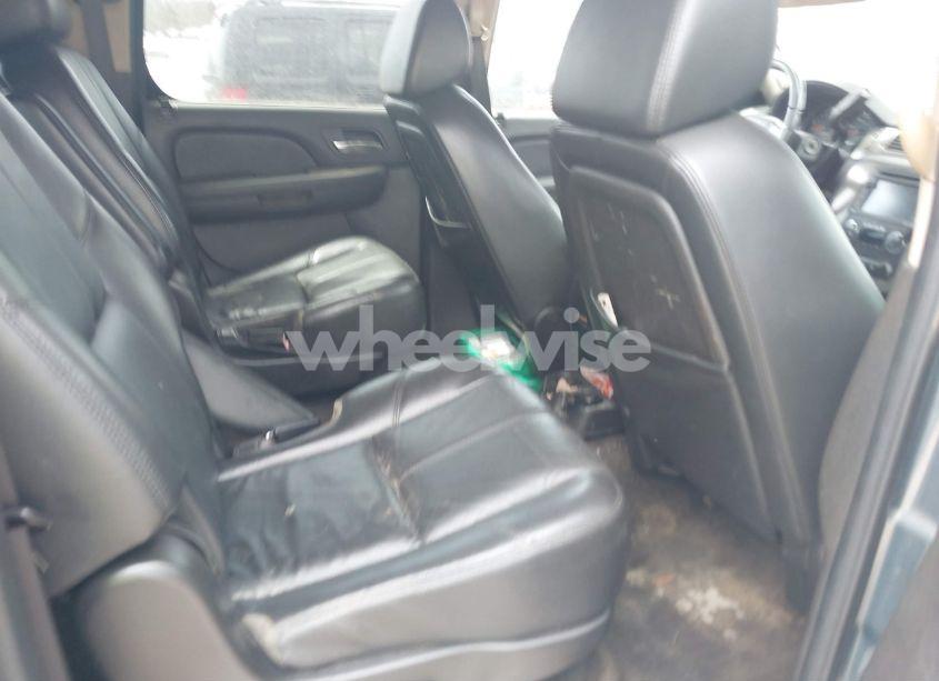 Photo 8 of 2008 Chevrolet Suburban 1500 LT (VIN 3GNFK16318G208155)