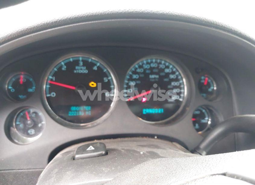 Photo 7 of 2008 Chevrolet Suburban 1500 LT (VIN 3GNFK16318G263172)