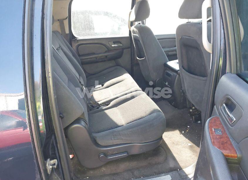 Photo 8 of 2008 Chevrolet Suburban 1500 LT (VIN 3GNFK16318G263172)