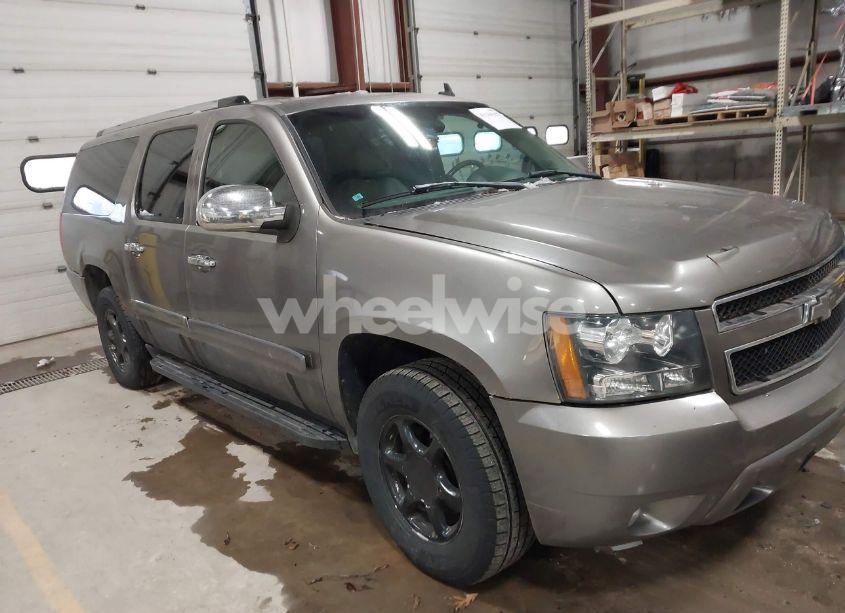 2007 Chevrolet Suburban 1500 LTZ (VIN 3GNFK16327G198685) main photo