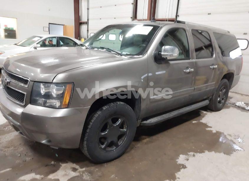 Photo 2 of 2007 Chevrolet Suburban 1500 LTZ (VIN 3GNFK16327G198685)