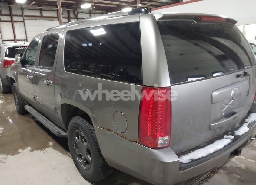 Photo 3 of 2007 Chevrolet Suburban 1500 LTZ (VIN 3GNFK16327G198685)