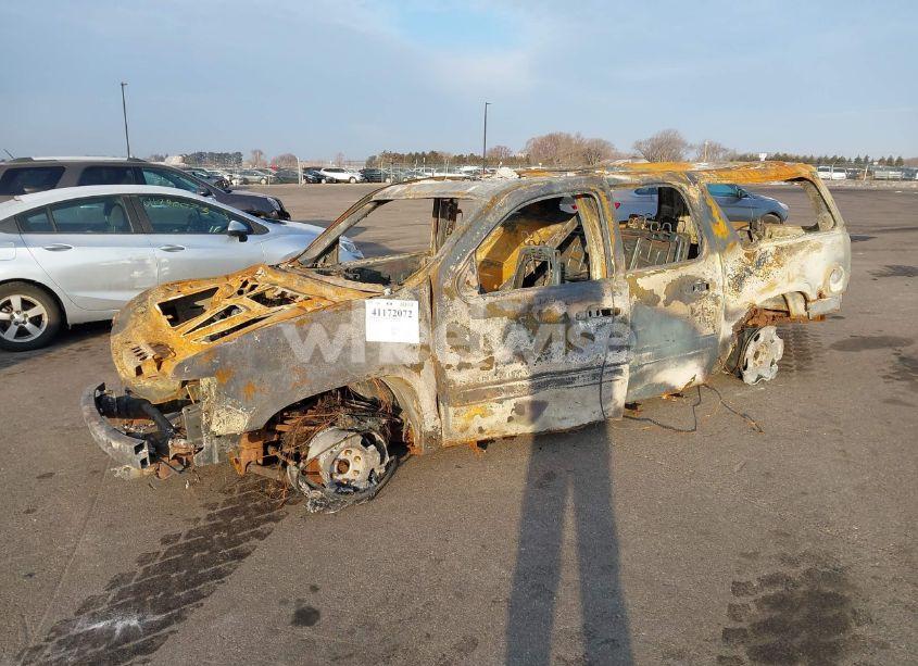Photo 2 of 2007 Chevrolet Suburban 1500 LT (VIN 3GNFK16327G200662)