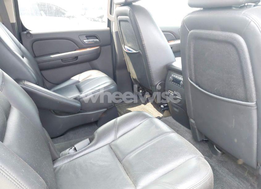 Photo 8 of 2008 Chevrolet Suburban 1500 LTZ (VIN 3GNFK16328G135717)